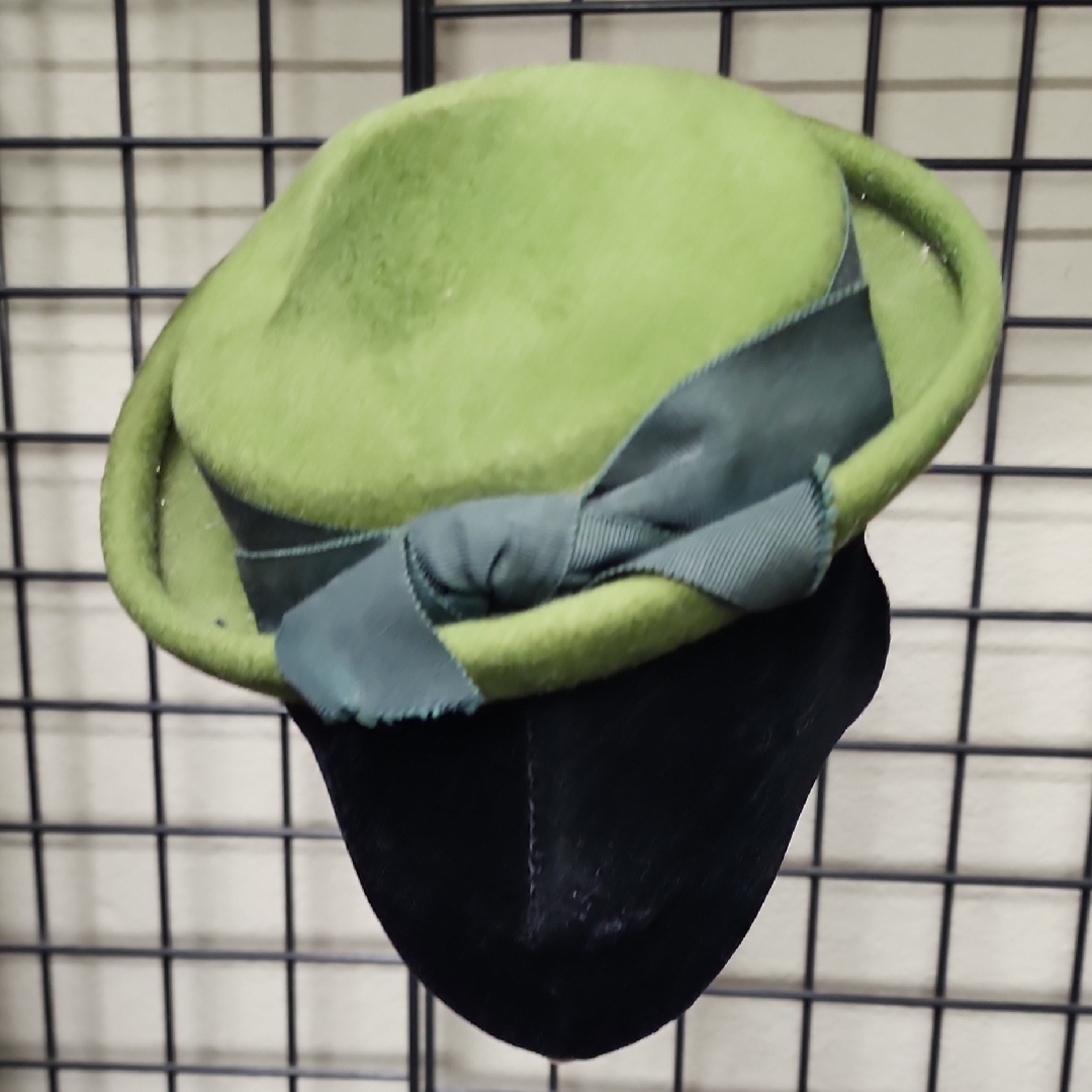 Vintage Green Hat With Green Ribbon Vintage Green Hat With Green Ribbon